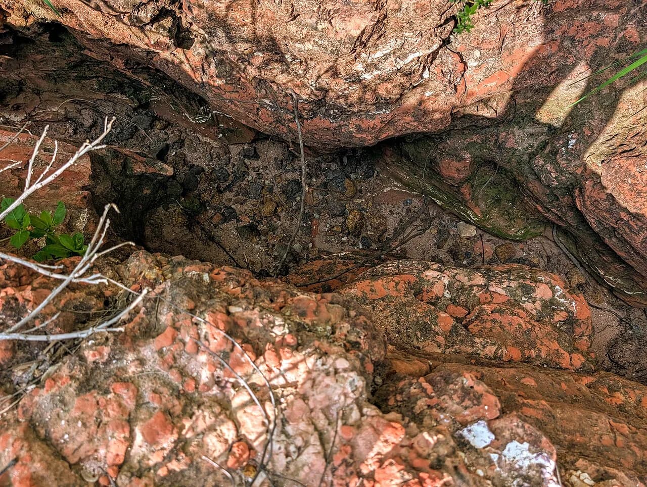Cracked earth depth 01.jpg