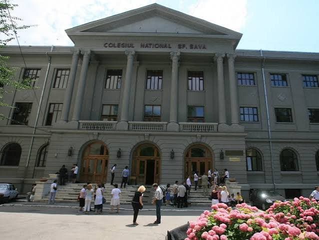ADMITERE LICEU 2013 Reportaj la Colegiul Naţional „Sf. Sava“, unul dintre cele mai râvnite licee din ţară | adevarul.ro