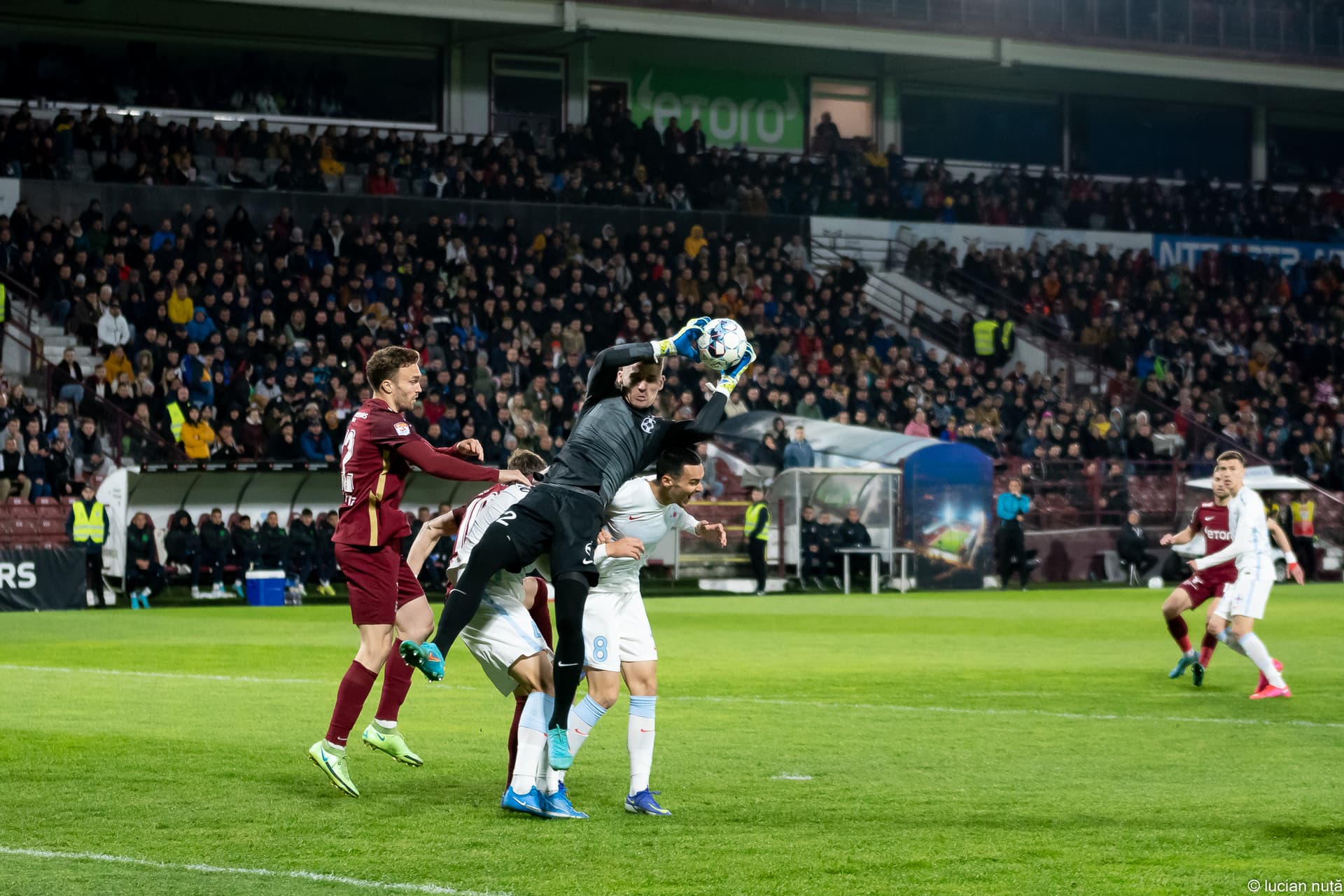 CFR Cluj - FCSB 0-1 (52014312450).jpg