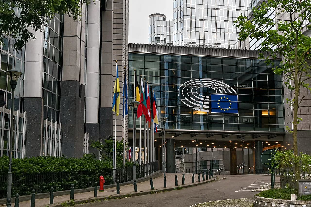 Brussels European Parliament (52242179007).jpg