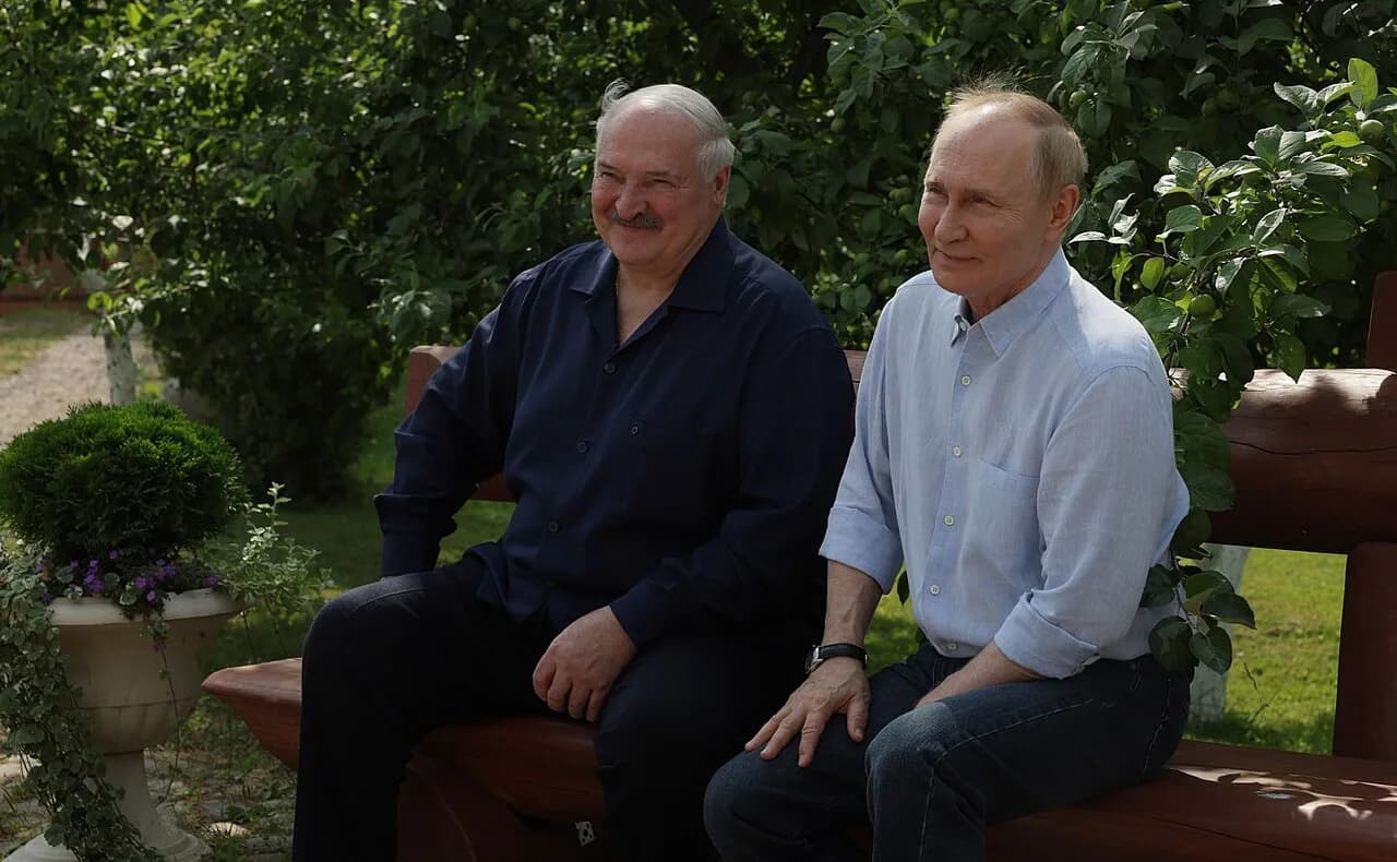 Vladimir Putin and Alexander Lukashenko in Valaam - 02.jpg
