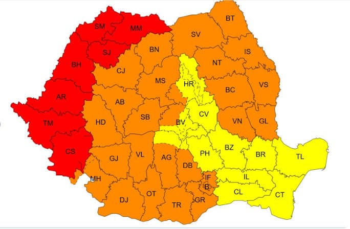 Căldură extremă în România: Alerte Cod roşu de caniculă în mai multe judeţe. Zonele unde sunt așteptate ploi | Digi24