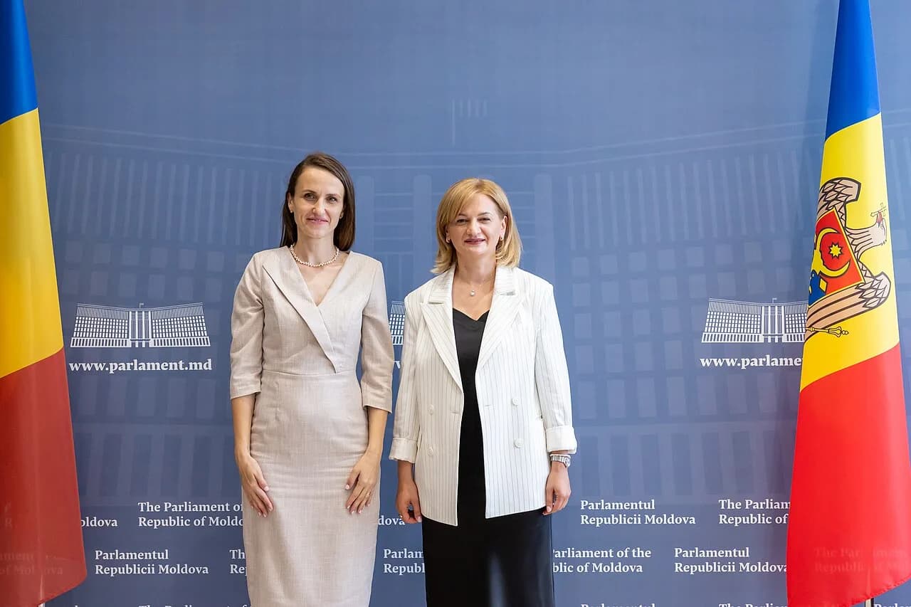 22.07.2025 – Întrevederea Președintelui Parlamentului, Igor Grosu, cu Oana-Silvia Țoiu, Ministra Afacerilor Externe a României - 54671295483.jpg