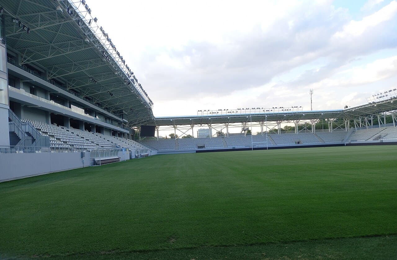 Arcul de Triumf stadium.jpg