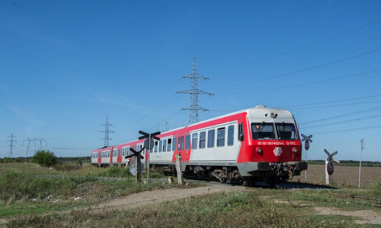 614-029 jako pociąg Bucuresti Titan Sud - Oltenita.jpg