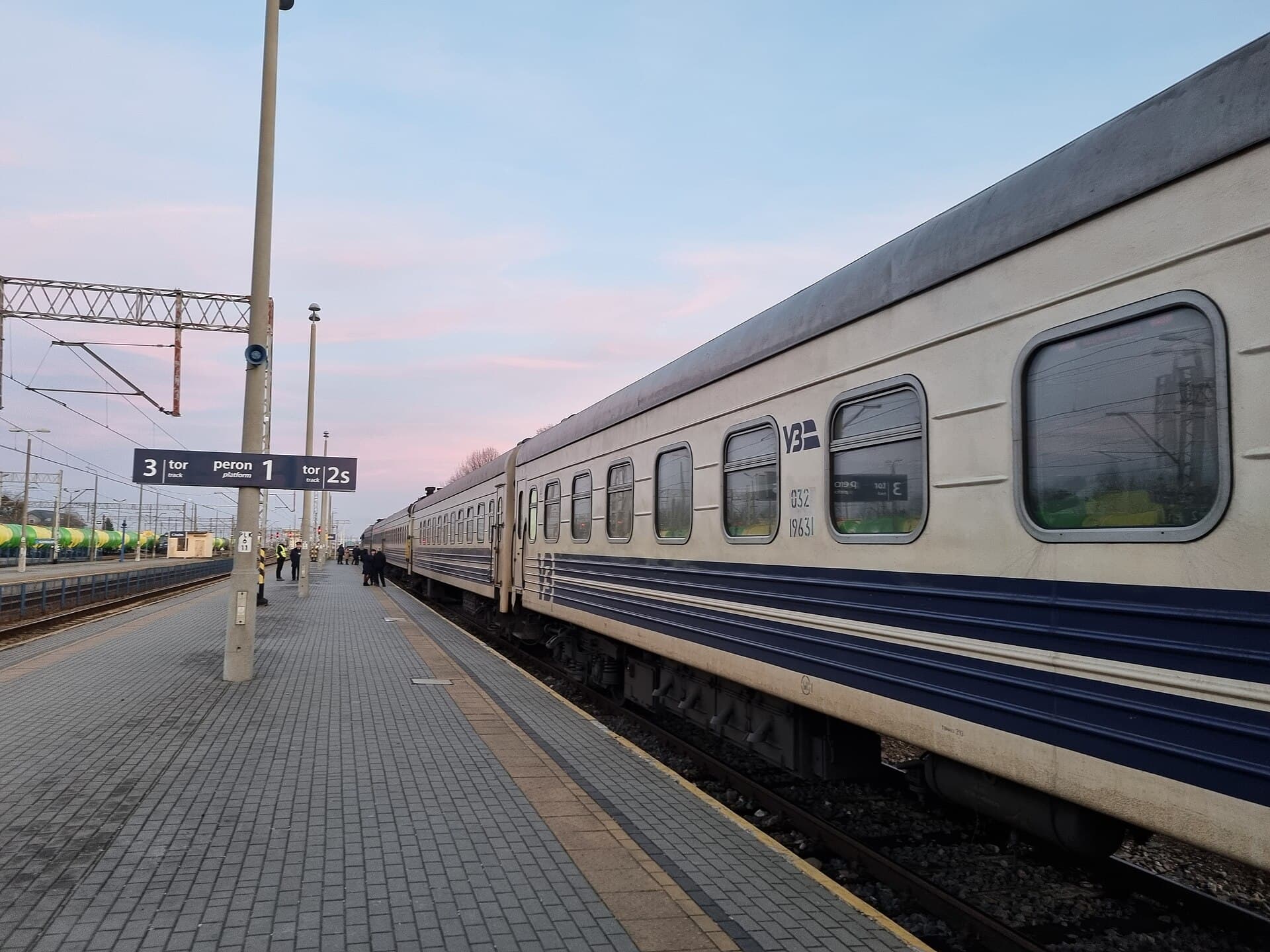 20230101 Ukrainian Railways passenger car at Chełm train station.jpg