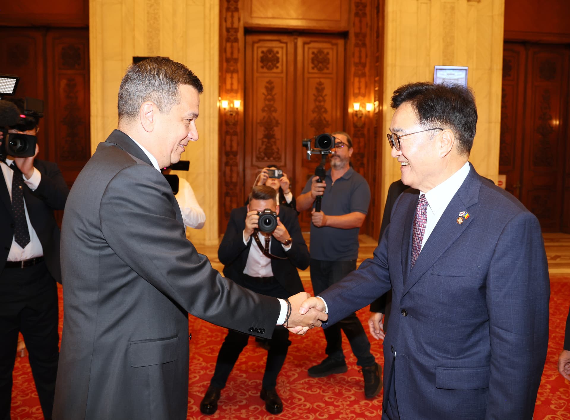 Speaker Woo Won-shik Visit Romania (25072506).jpg