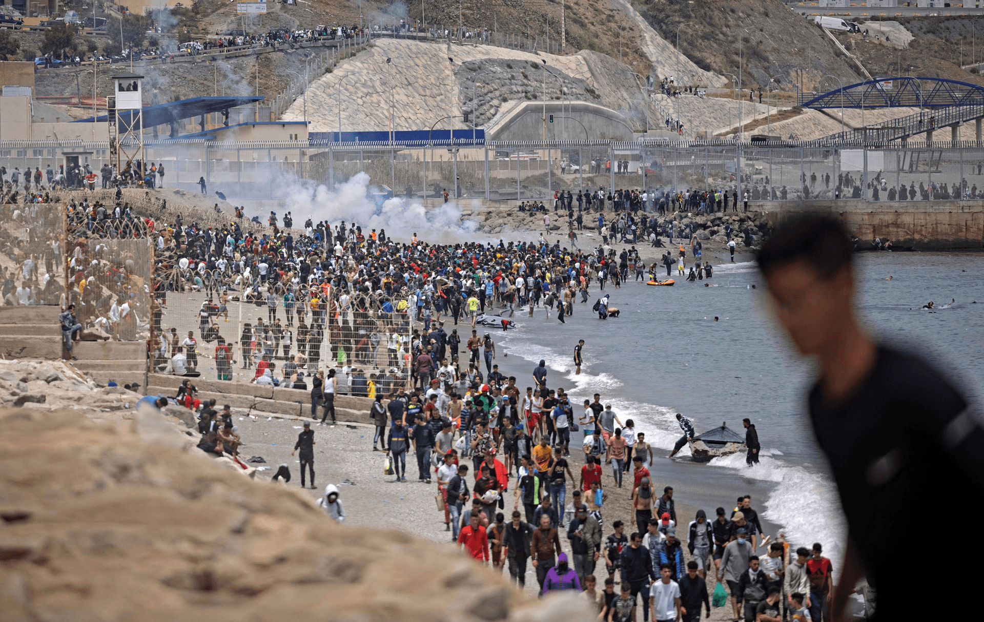 49.000 de migranți au intrat în Ceuta într-o singură zi