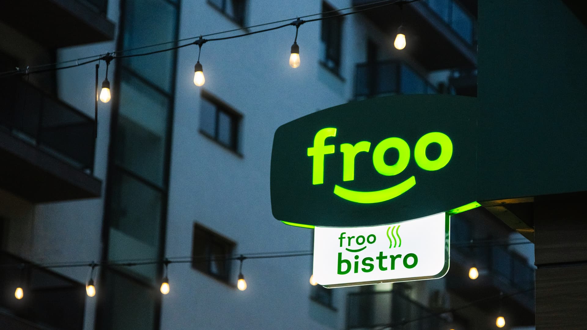 Magazinele Froo din România trec sub control canadian, după vânzarea Zabka