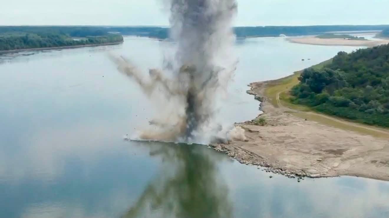 Nivelul Dunării la Cernavodă a crescut cu 2 centimetri după detonarea unei stânci